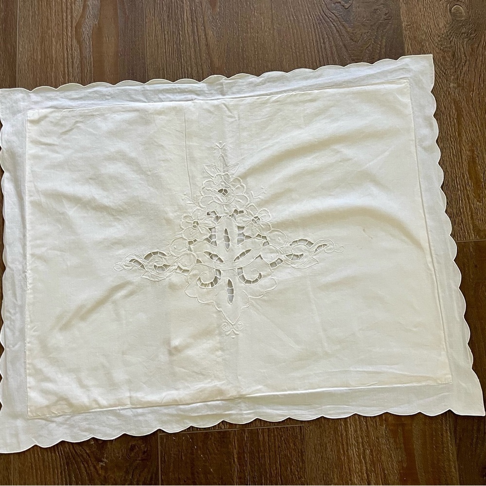 Elegant White Embroidered Pillowcase 22/28 inches - Picture 7 of 9